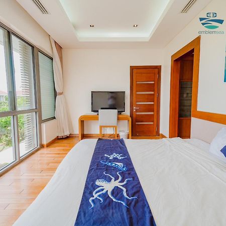 Emblem Sea 4 Bedroom Villas Da Nang Bagian luar foto