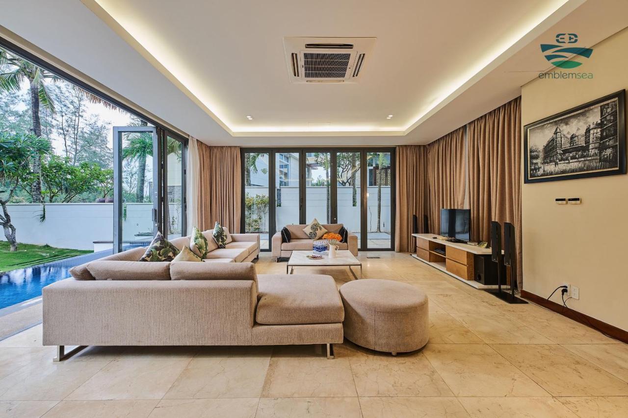 Emblem Sea 4 Bedroom Villas Da Nang Bagian luar foto