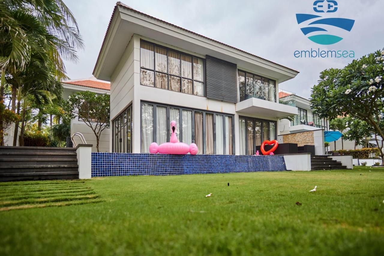 Emblem Sea 4 Bedroom Villas Da Nang Bagian luar foto