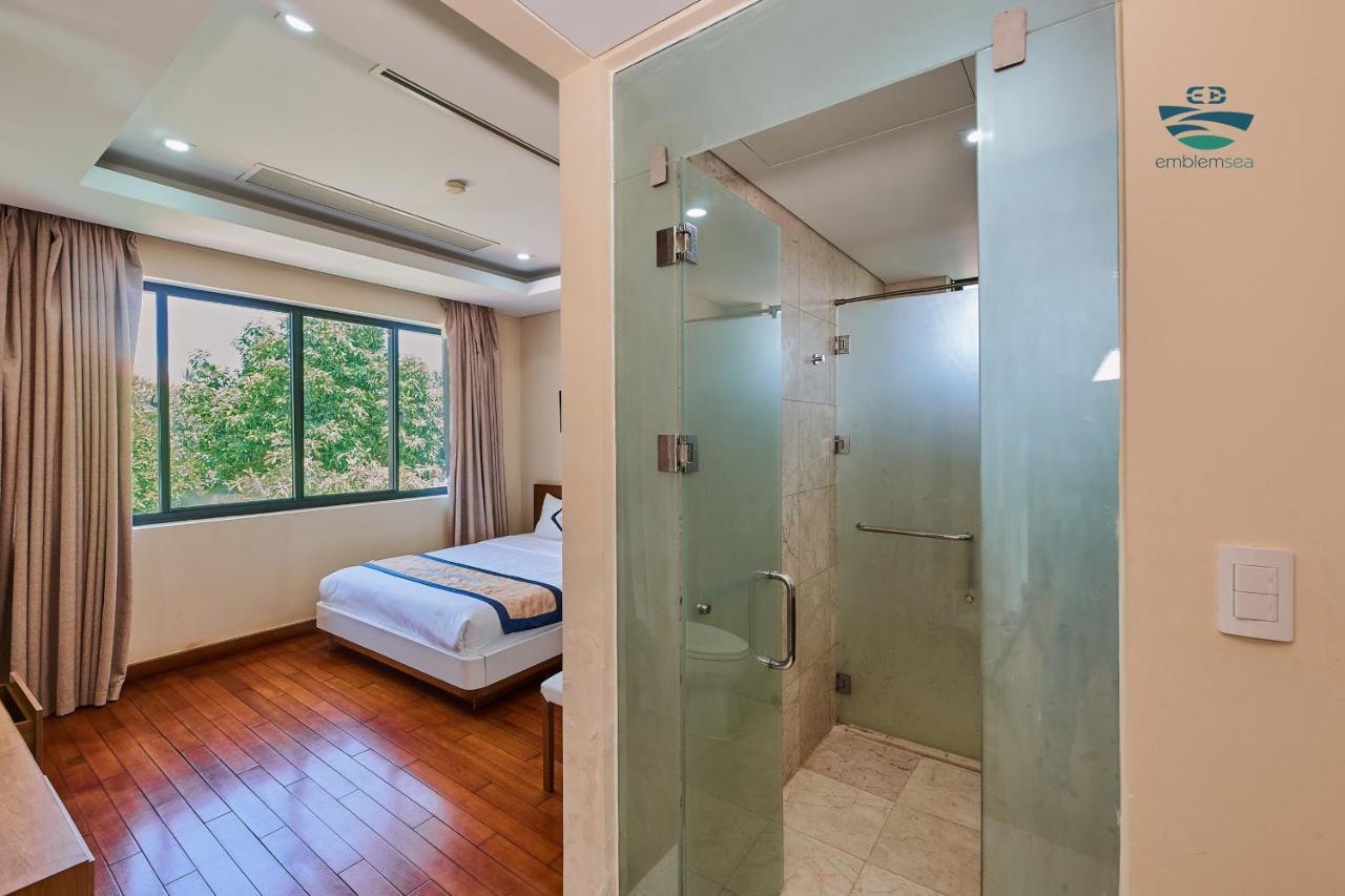 Emblem Sea 4 Bedroom Villas Da Nang Bagian luar foto