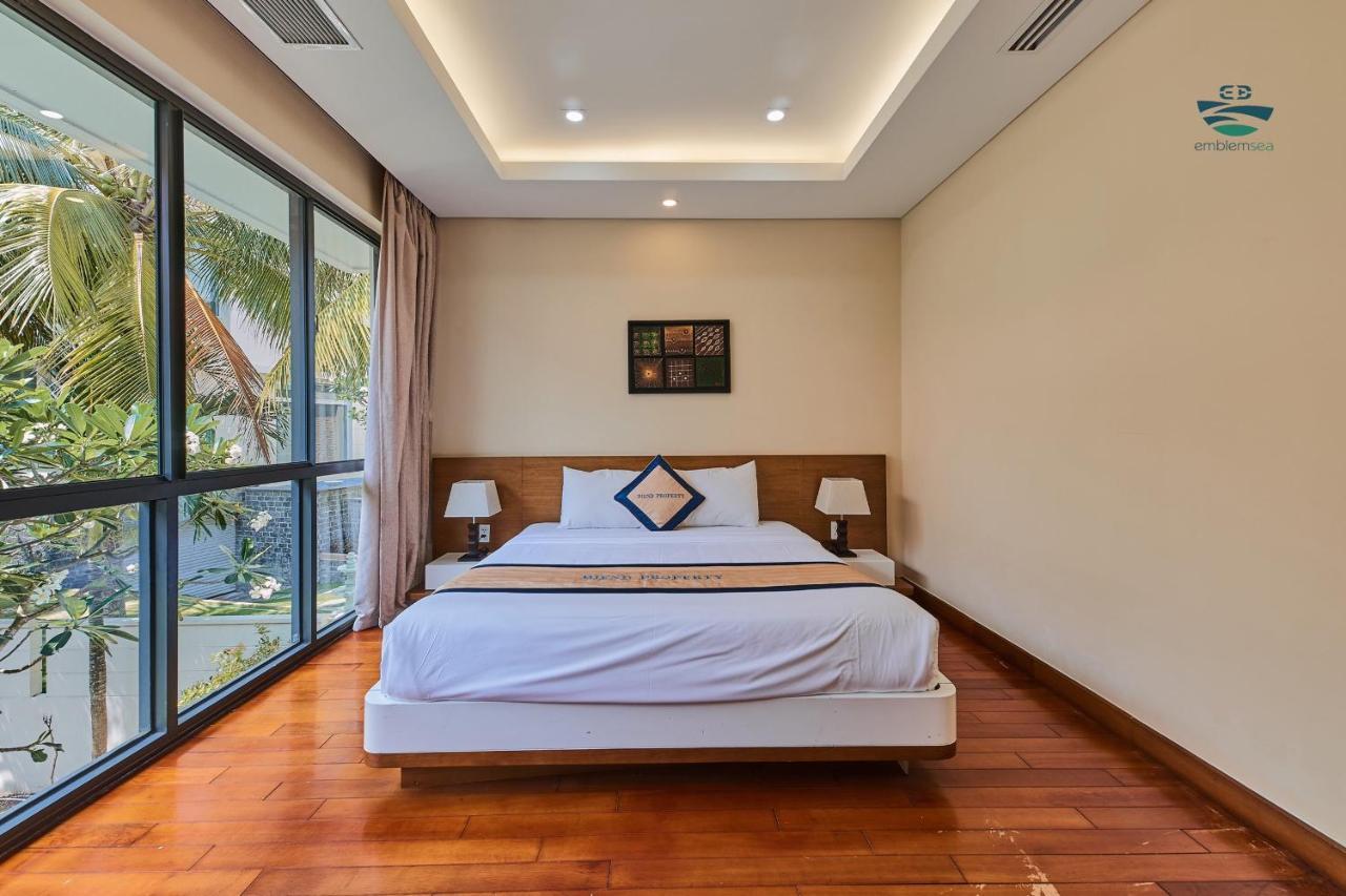 Emblem Sea 4 Bedroom Villas Da Nang Bagian luar foto