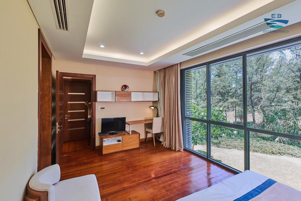 Emblem Sea 4 Bedroom Villas Da Nang Bagian luar foto