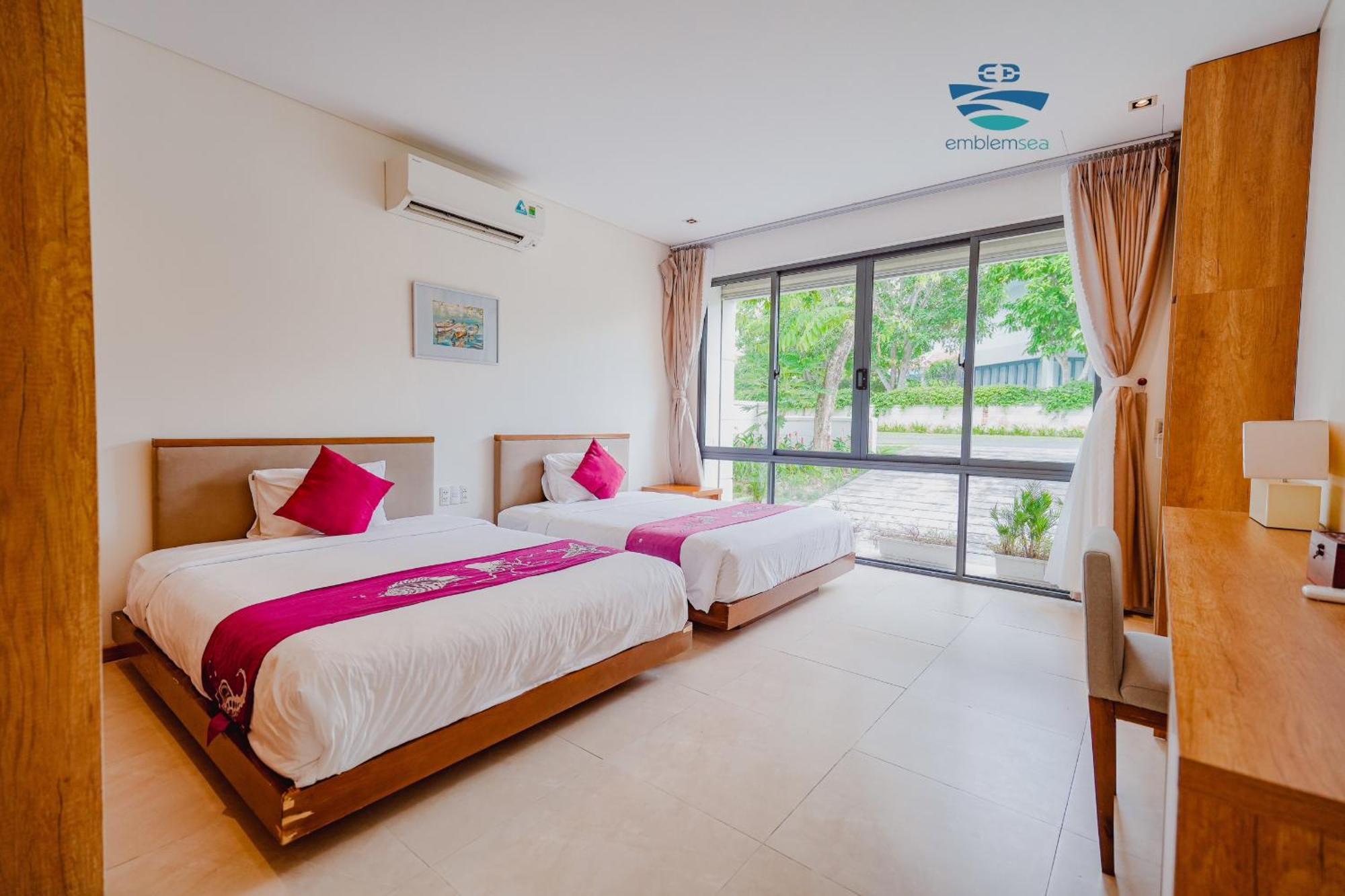 Emblem Sea 4 Bedroom Villas Da Nang Bagian luar foto