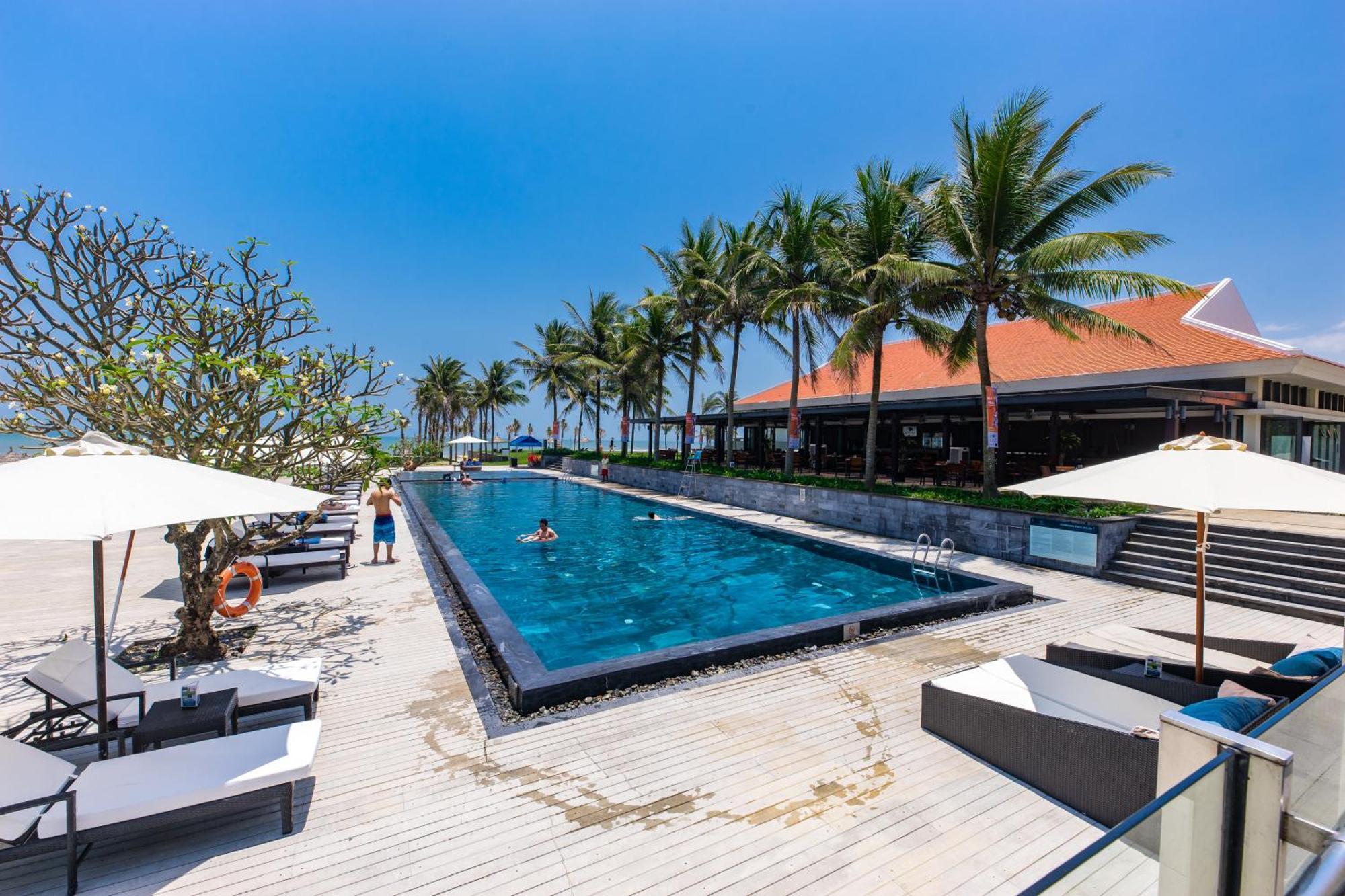 Emblem Sea 4 Bedroom Villas Da Nang Bagian luar foto